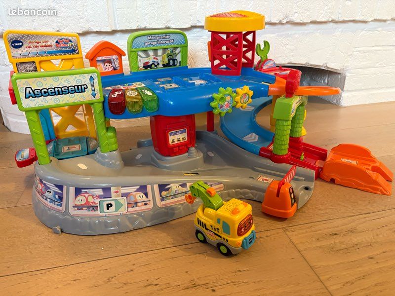 Vtech Mon premier garage interactif - Tut Tut Bolides (image 1)