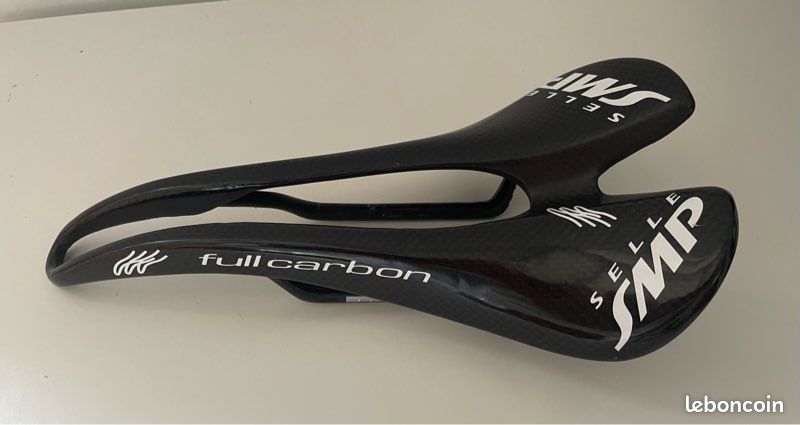 Selle - Selle SMP - Extra - Rouge - 275x140mm - Confort supérieur