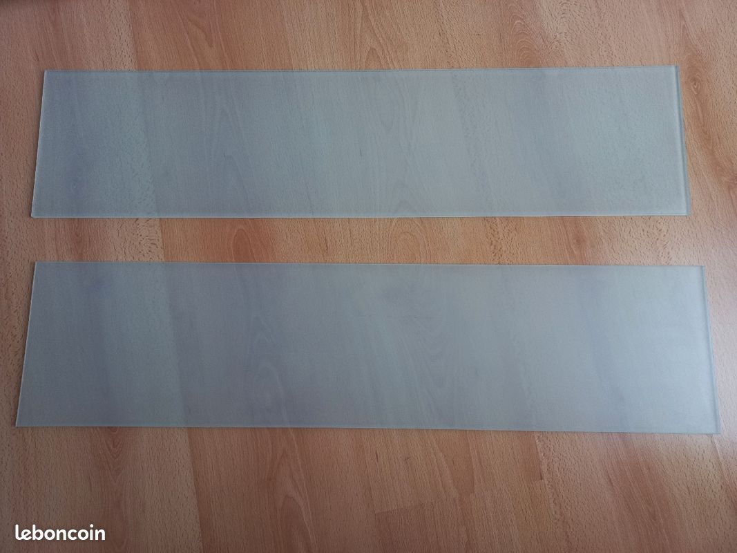 Étagères en verre (image 1)