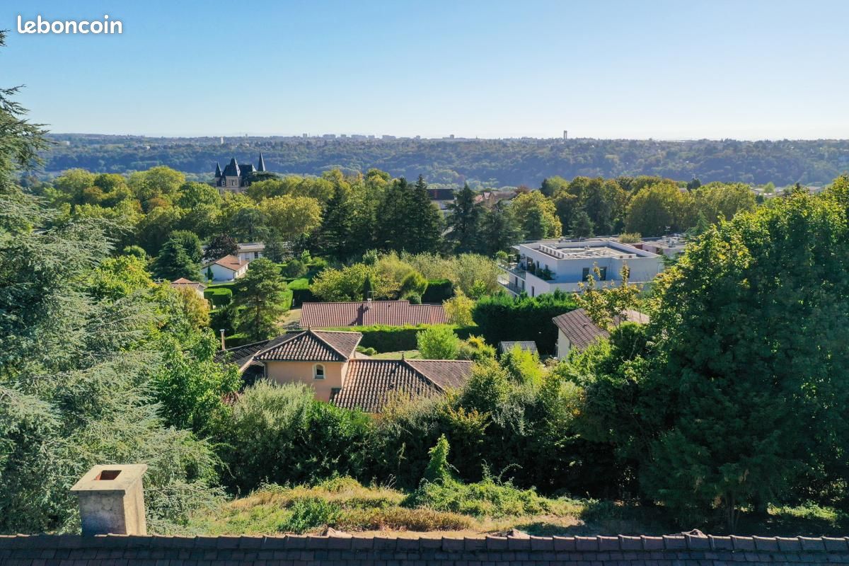 Maison 9 pièces 300 m² · à Saint-Cyr-au-Mont-d'Or · 300 m² · 1 300 000 €