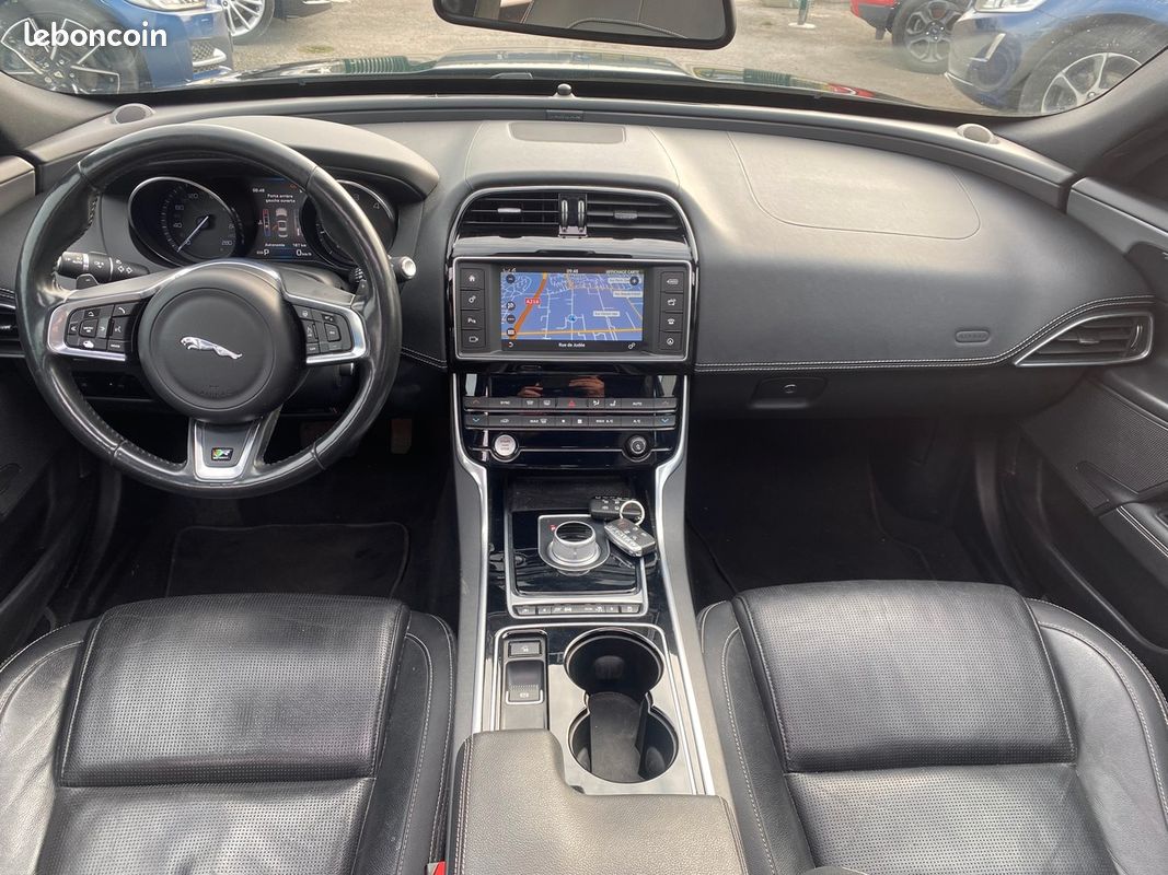 Jaguar XE 2.0d 180cv R SPORT BVA Garantie 1 AN TL AUTOMOBILES (image 19)