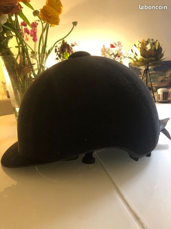Casque D’équitation Velours Noir – Taille 59, Occasion Très Bon état