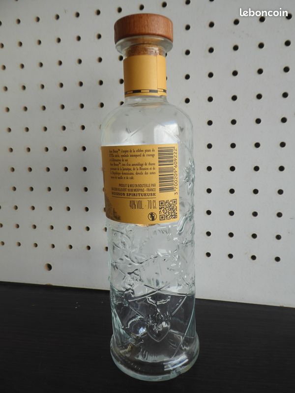 Bouteille de rhum épicé ANNE BONNY - VIDE