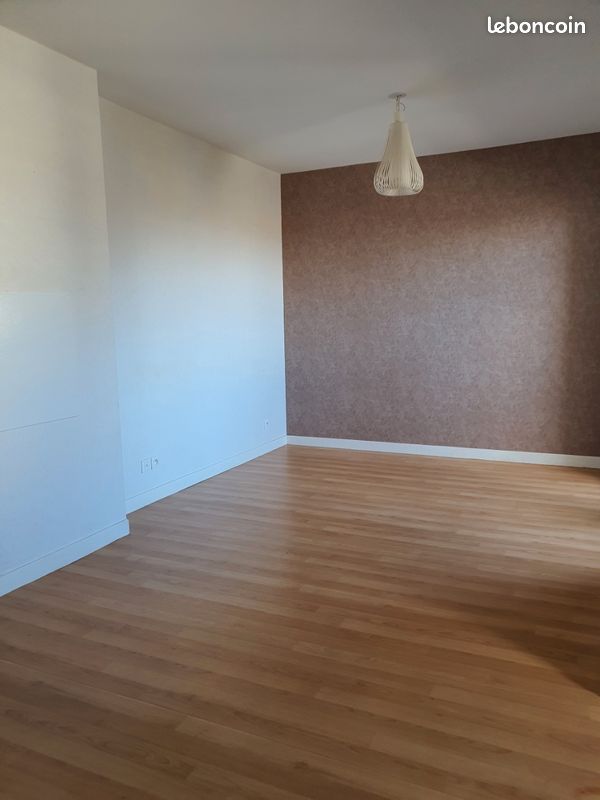 Appartement 1 pièce 32 m² · à Saint-Méloir-des-Ondes · 31,9 m² · 520 €