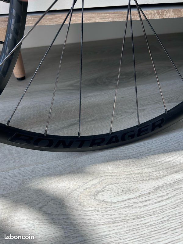 Paire Roues Bontrager TLR 700c - 135/100 - 28/32S - Disque 12 Mm - Occasion