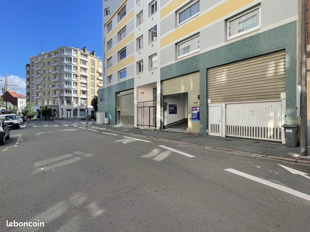 Parking 12 m² · à Lille · 12 m² · 27 000 €