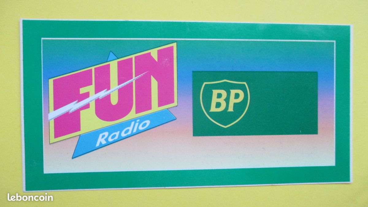 AUTOCOLLANT. Radio. FUN Caen. 96.8. Vintage