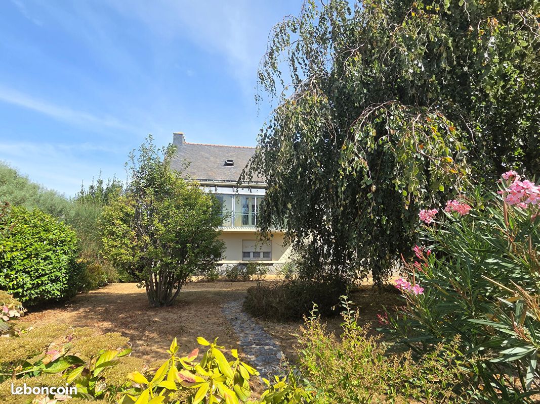 Maison 8 pièces 176 m² · à Plouhinec · 176 m² · 304 277 €