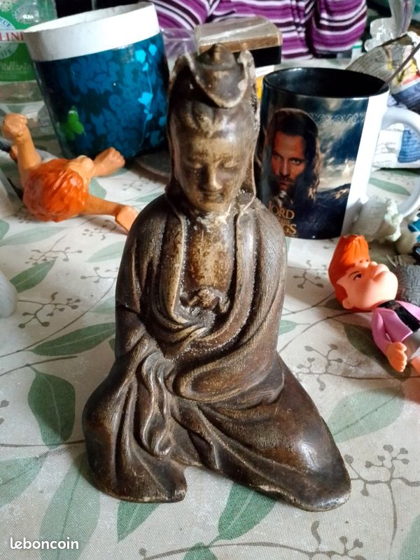 Statue bouda en résine (image 1)