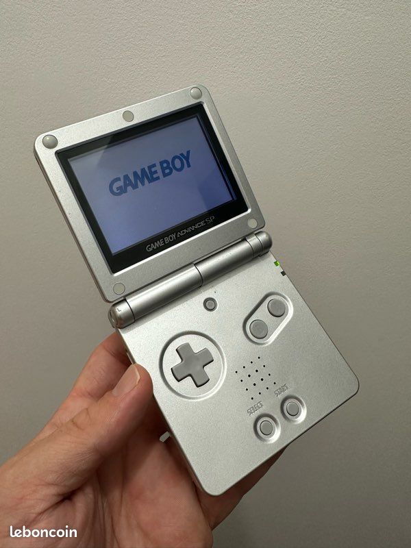 Game Boy Advance SP (image 4)