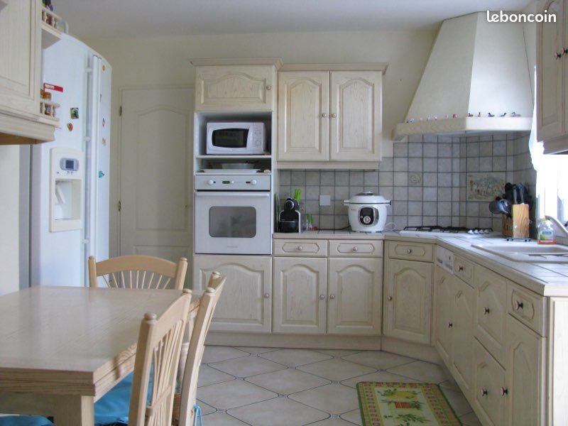 Maison 6 pièces 185 m² · à Marines · 185 m² · 1 950 €