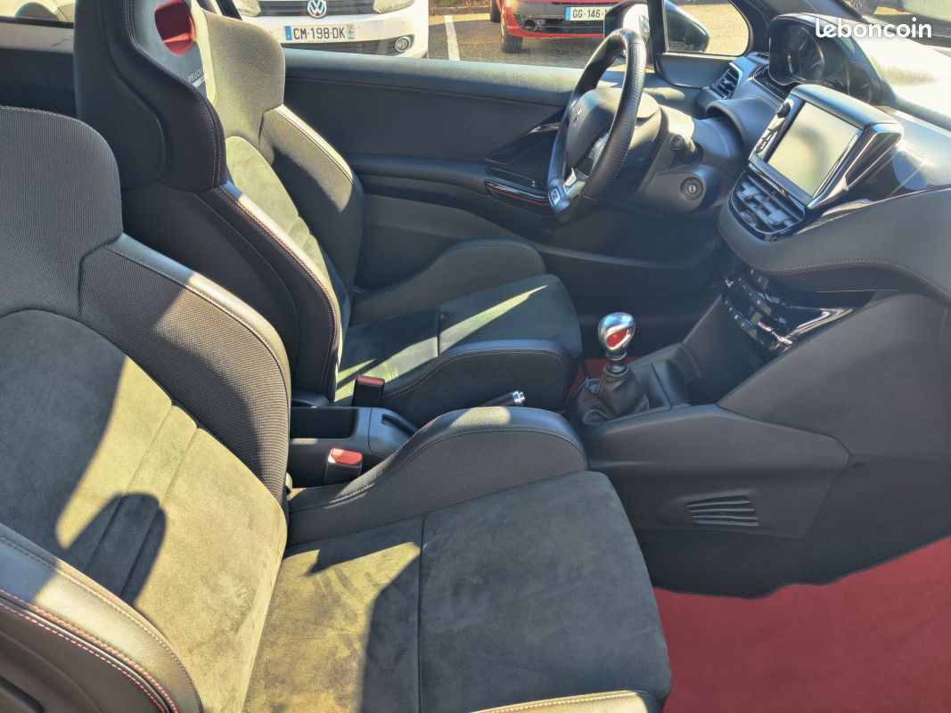 PEUGEOT 208 GTi 1.6 30Th Numérotée 898 (image 12)