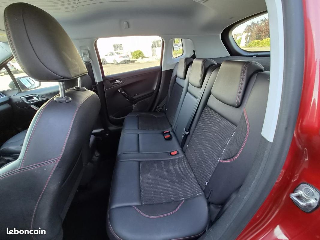 PEUGEOT 2008 1.2i PureTech 12V S&S - 110 GT Line PHASE 2 (image 12)
