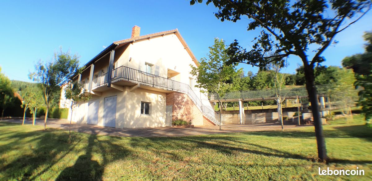 Maison 11 pièces 350 m² · à Saint-Éloy-les-Mines · 350 m² · 269 000 €