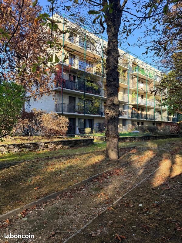 Appartement 3 pièces 70 m² · à Créteil · 70 m² · 220 000 €