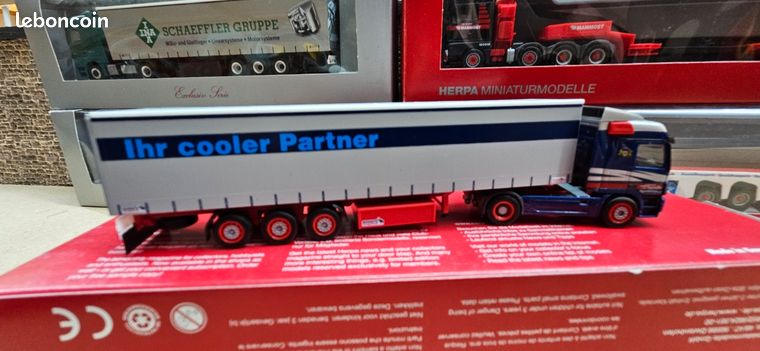 SCHUCO MERCEDES-BENZ ACTROS Camion Forestier Bois 10.5cm 1/87 TBE
