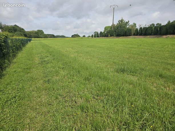 Terrain à bâtir de 3104 m² /proximité Guise