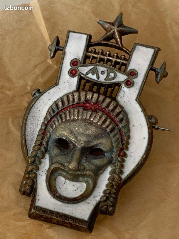 Insigne Broche Ancienne émaillée Angoulême - Occasion - Pièce De Collection
