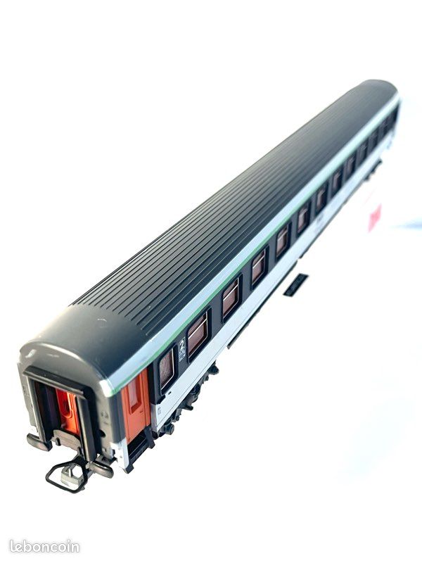 3) 5362 / JOUEF VOITURE VOYAGEURS 1E / 2E CL TYPE CORAIL + AMENAGEMENT