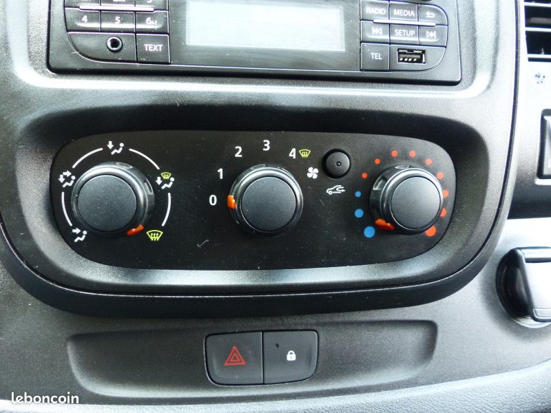Renault TRAFIC III FG L2H1 1200 1.6 DCI 95CH CONFORT EURO6 (image 21)