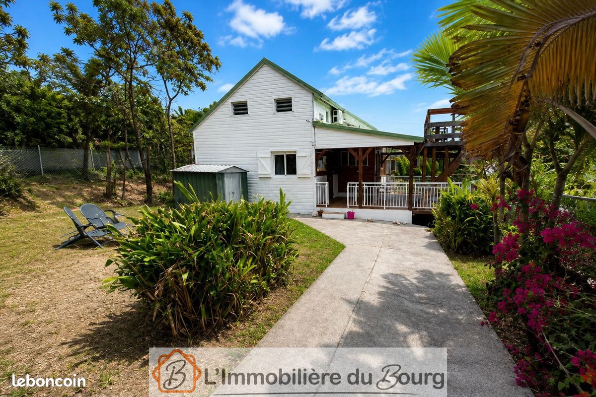 Maison 4 pièces 98 m² · à Sainte-Rose · 98 m² · 1 300 €