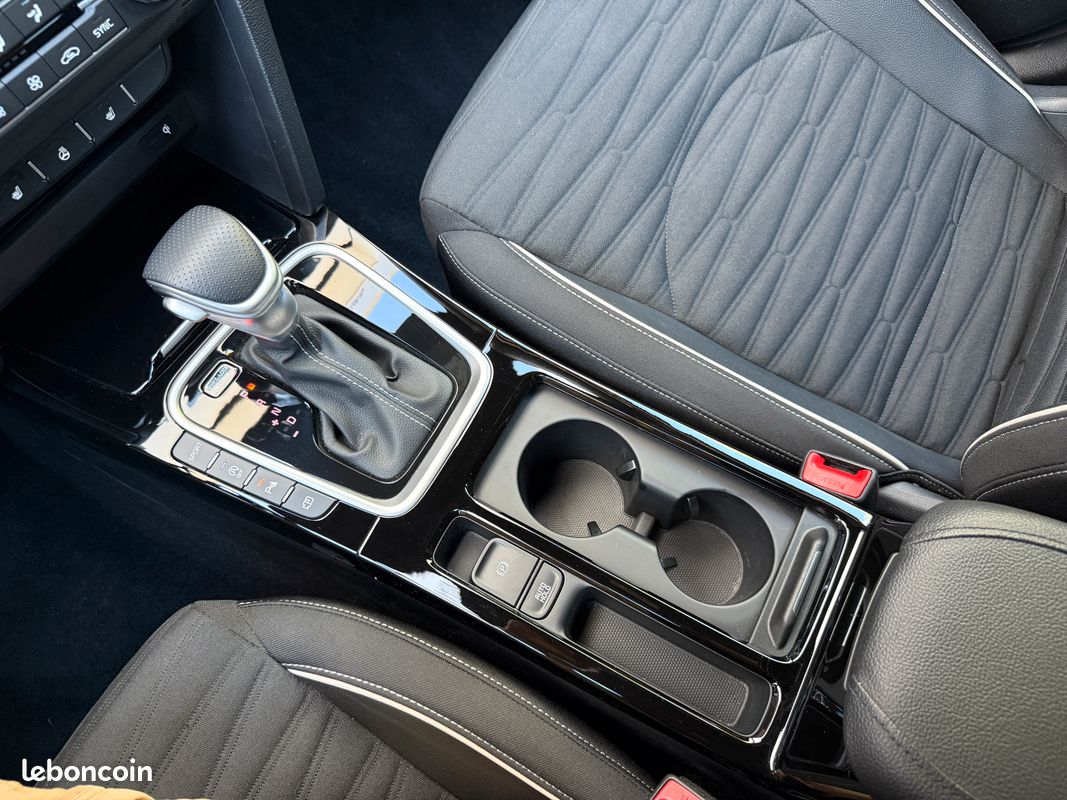 Kia CEED 1.5 T-GDi 140 ch DCT7 GT-line (image 9)