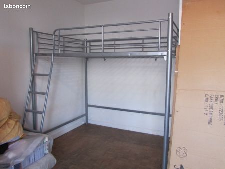 Lit mezzanine (image 1)
