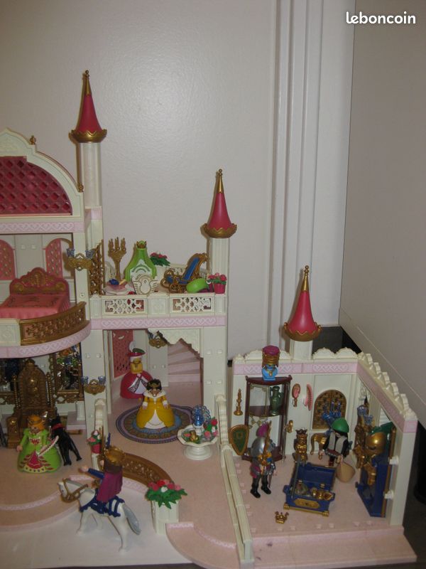 Château de princesse de playmobil n°4250+enfants du château n°4257+4253 chambre princesse (image 2)