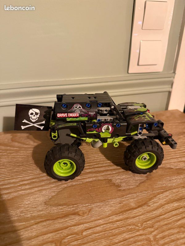 LEGO 42118 Technic Monster Jam Grave Digger (image 7)