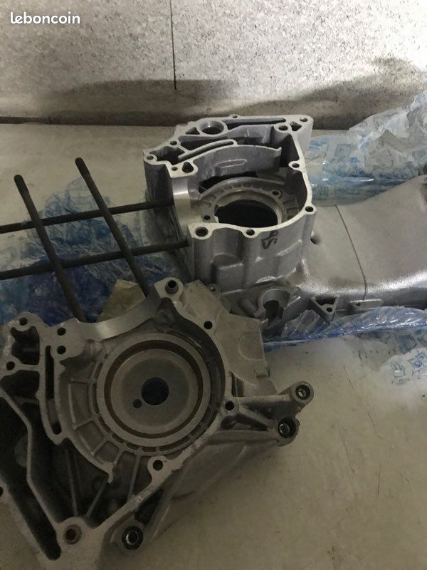 Carter moteur piaggio (image 1)
