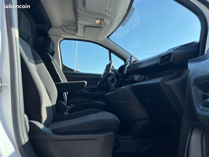 Citroën Berlingo III 1.6l BlueHDI 100Cv 95.000 km - Attelage - Bluetooth - Radars ARR - 01/2019 (image 3)
