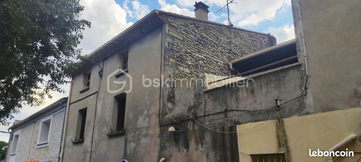 Maison 8 pièces 200 m² · à Milhaud · 200 m² · 155 000 €