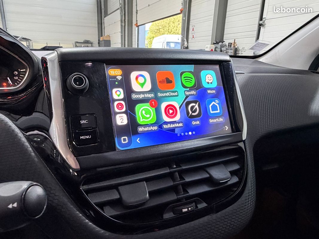 Peugeot 208 1.6 hdi 100 ch gt-line / radar de recul / carplay / clim auto / sieges bacquet / gps / garantie (image 7)