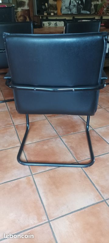 Lot de 4 fauteuils de table style cantilever noir et métal (image 4)
