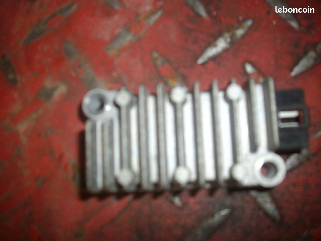 Regulateur de tensions YAMAHA XJ 600 S 1991/97 (image 1)