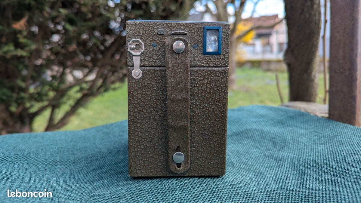 Art Deco Kodak Six-20 Brownie E - De Wit Cameras