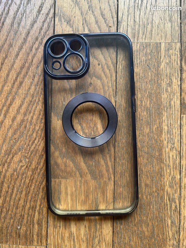 Coque iPhone 14 très bon état pas cher avec charge mcsafe integre (image 1)