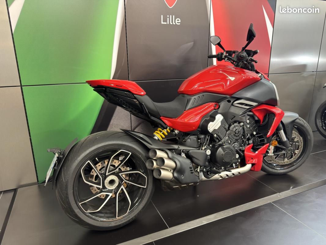 Ducati DIAVEL V4 1158 cm3 (image 2)