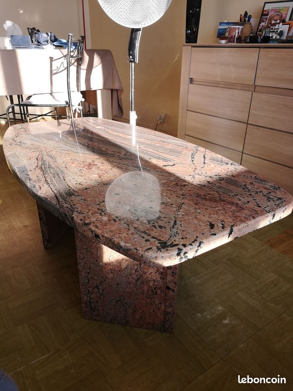 Table basse en marbre rose (image 6)