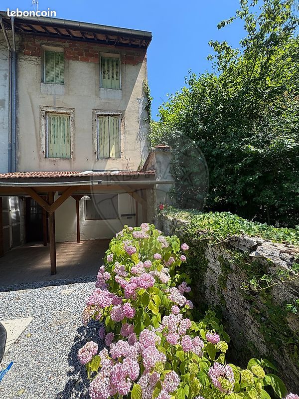 Immeuble 6 pièces 110 m² · à Nantua · 110 m² · 135 000 €
