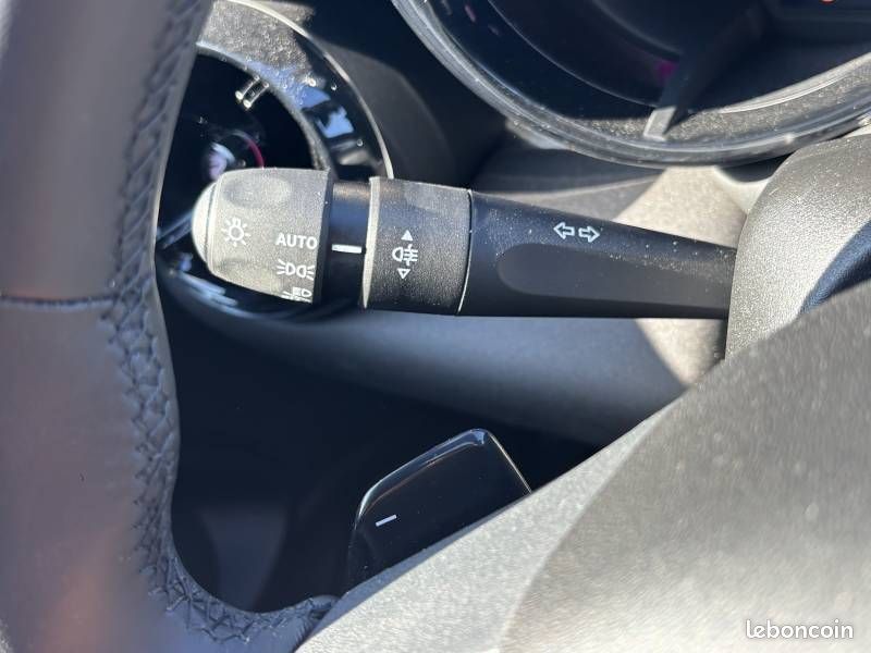 Alfa Romeo Junior 1.2 Ibrida 145 ch e-DCT6 Premium (image 22)