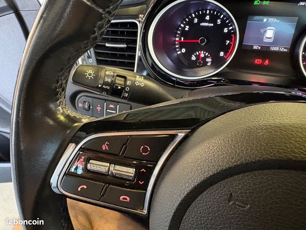 KIA CEED GT-Line 126cv - TOIT OUVRANT/APPLE CARPLAY/CAMÉRA DE RECUL/RADARS/JANTES 17" (image 16)