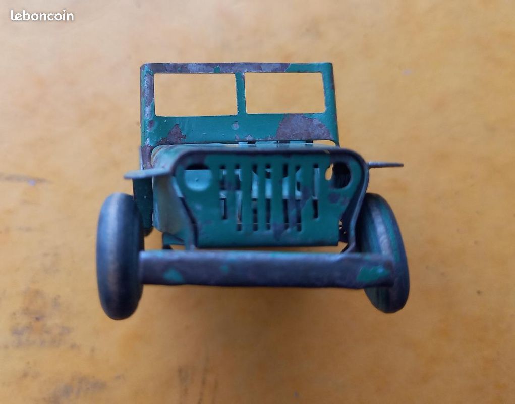Voiture Ancienne Polichinelle Godin Daudé – Tôle Peinte, échelle 1/43, 1945