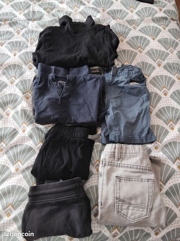 Vends lot 4 short, 3 polo et tee-shirt shirt taille 6 ans (image 1)