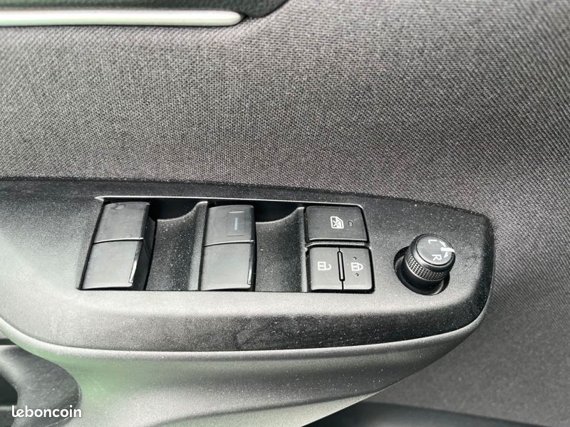 Toyota Yaris Hybride 116h Design (image 18)