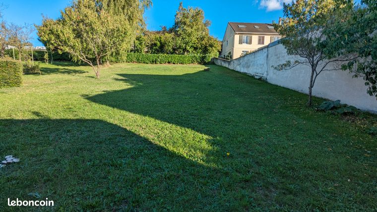 Terrain 706 m² TOURS