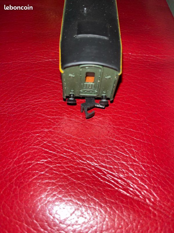 HORNBY HO 1/87 REF. 730 VOITURE VOYAGEUR FORESTIER 2e CLASSE SNCF 53150 PARIS LYON AMENAGÉ - Collection