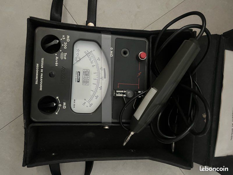 Metrix MX 504 - Testeur De Parafoudres Et Mégohmmètre Analogique, Pour Pièces Ou Réparation