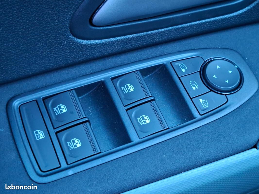 Dacia Duster Hybrid 155 Extreme +camera 360+ surveillance angles morts+ regulateur adaptatif+ vol... (image 21)