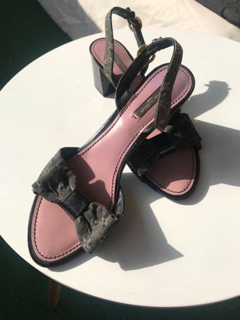 Chaussures Sandales Louis Vuitton Noir d'occasion